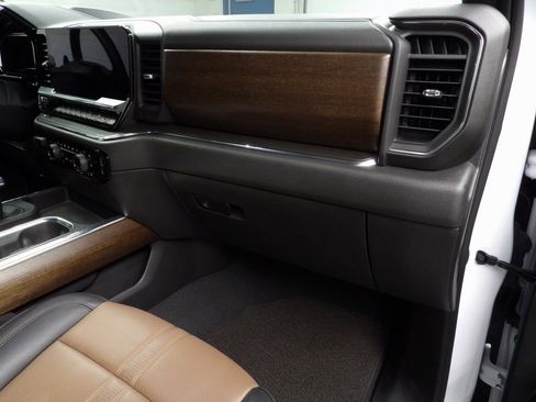 Used 2023 Chevrolet Silverado 1500 High Country w/ Technology Package image 37