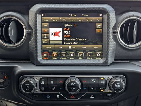 Used 2023 Jeep Wrangler Unlimited Sahara w/ Cold Weather Group AWD/4WD image 23