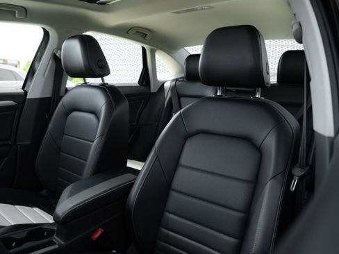 Used 2021 Volkswagen Jetta SE FWD image 21