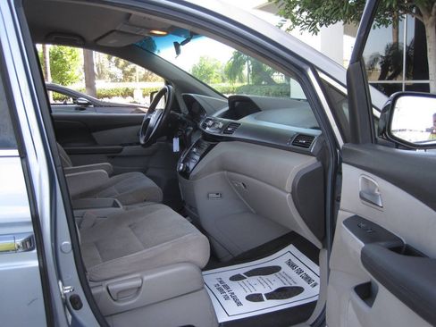 Used 2012 Honda Odyssey EX image 27