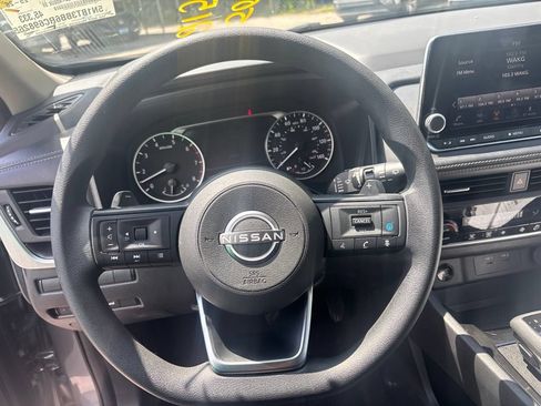 Used 2024 Nissan Rogue SV AWD/4WD image 5