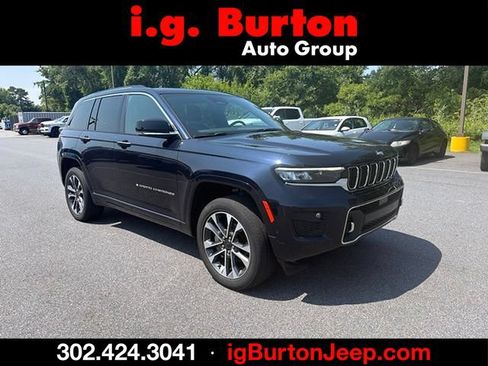 Used 2023 Jeep Grand Cherokee Overland w/ Luxury Tech Group IV AWD/4WD image 1