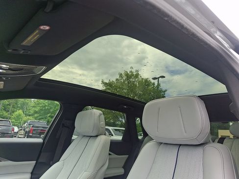Used 2024 Cadillac Lyriq Sport AWD/4WD image 14