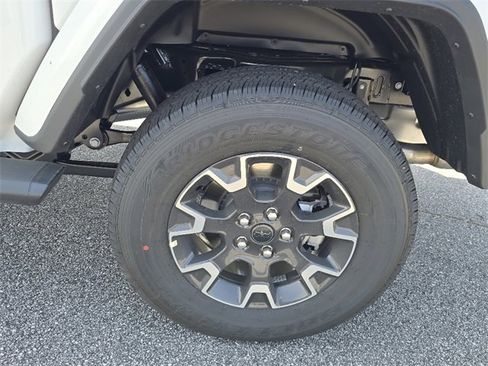 New 2025 Jeep Gladiator Sport w/ Premium Package image 7