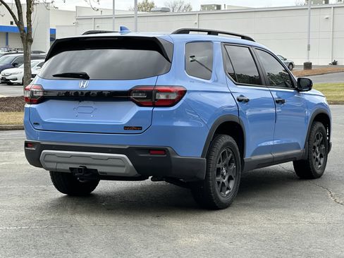 Used 2023 Honda Pilot TrailSport image 13