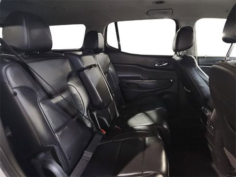 Used 2020 GMC Acadia SLT image 25