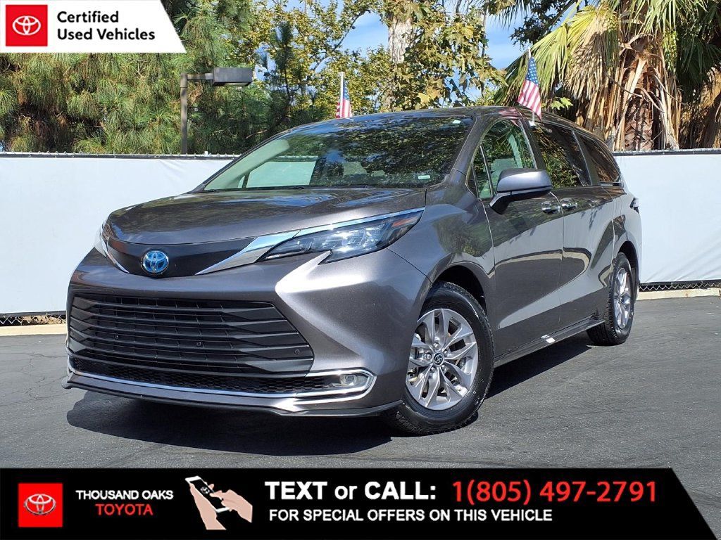 Certified 2024 Toyota Sienna XLE FWD image 1