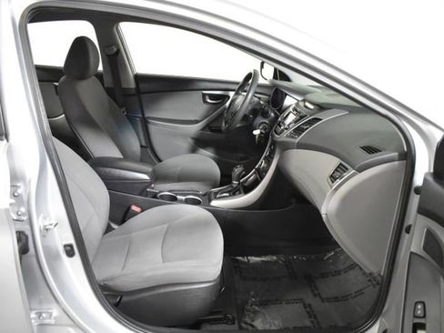 Used 2014 Hyundai Elantra SE w/ Option Group 02 FWD image 30
