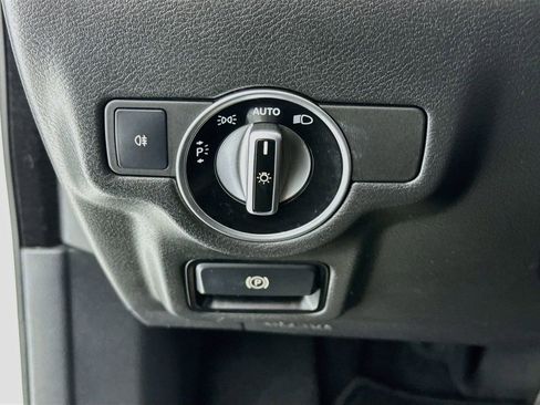 Used 2018 INFINITI QX30 AWD image 8
