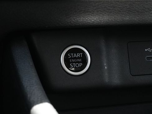 Used 2023 Nissan Rogue SV AWD/4WD image 14