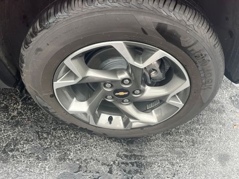Used 2025 Chevrolet Trax LT w/ LT Convenience Package image 23