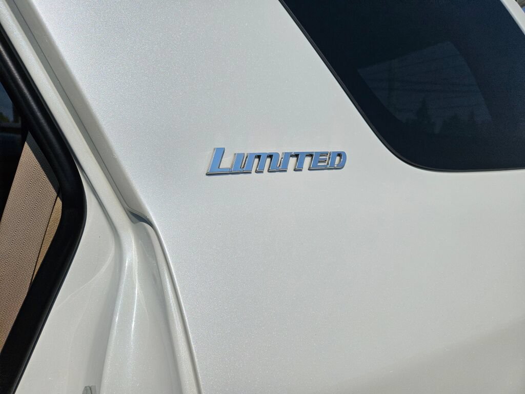 Used 2012 Toyota 4Runner Limited AWD/4WD image 12