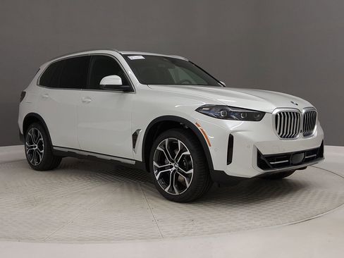 New 2026 BMW X5 xDrive40i w/ Parking Assistance Package AWD/4WD image 5