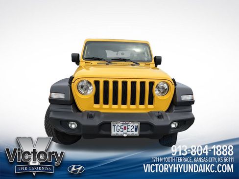 Used 2019 Jeep Wrangler Unlimited Sport S AWD/4WD image 2
