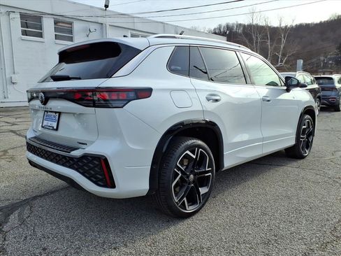 New 2026 Volkswagen Tiguan SEL R-Line image 3