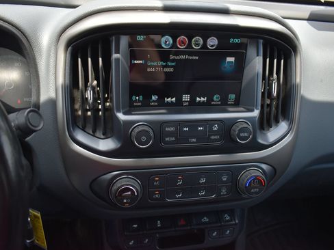 Used 2017 Chevrolet Colorado Z71 AWD/4WD image 26
