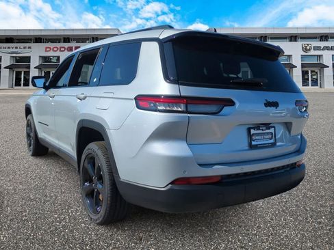 New 2025 Jeep Grand Cherokee L Altitude image 6