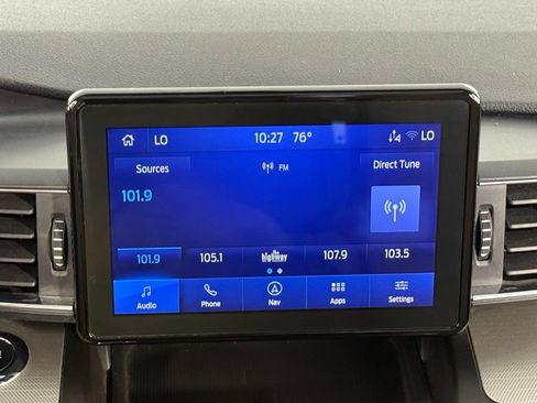 Used 2020 Ford Explorer XLT w/ Equipment Group 202A AWD/4WD image 17