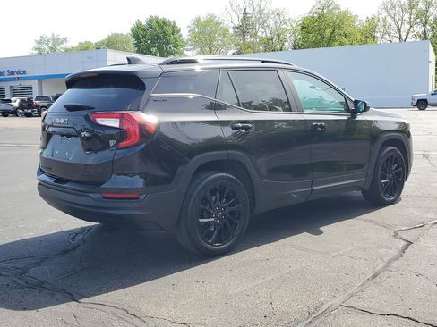 Used 2024 GMC Terrain SLE w/ Driver Convenience Package AWD/4WD image 3