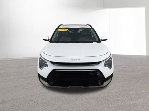 Certified 2025 Kia Niro EX Touring image 18
