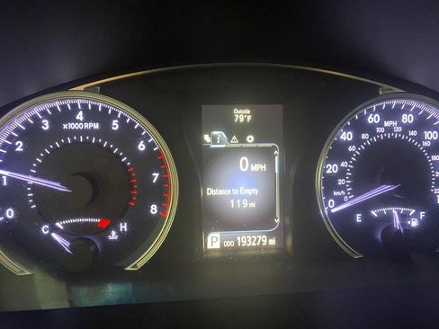 Used 2016 Toyota Camry LE FWD image 23