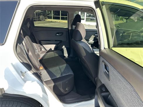 Used 2023 Nissan Rogue SV image 13
