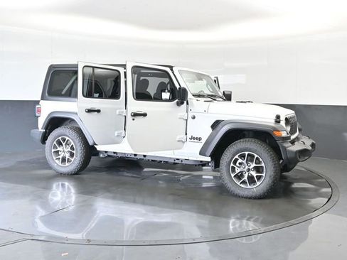 Used 2025 Jeep Wrangler Unlimited Sport AWD/4WD image 46