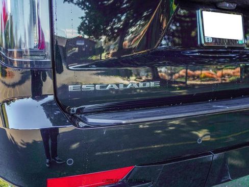 Used 2023 Cadillac Escalade ESV Sport Platinum image 92