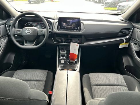 Used 2026 Nissan Rogue SV FWD image 11