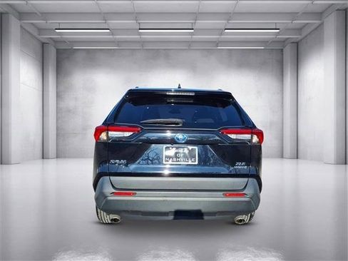 Used 2022 Toyota RAV4 XLE image 3