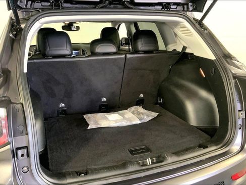 Used 2018 Jeep Compass Latitude w/ Popular Equipment Group AWD/4WD image 4