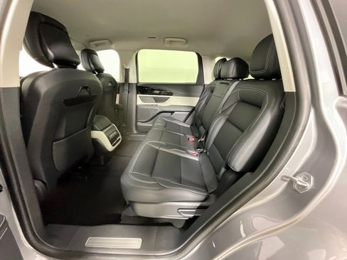 Used 2025 Lincoln Nautilus Premier image 25