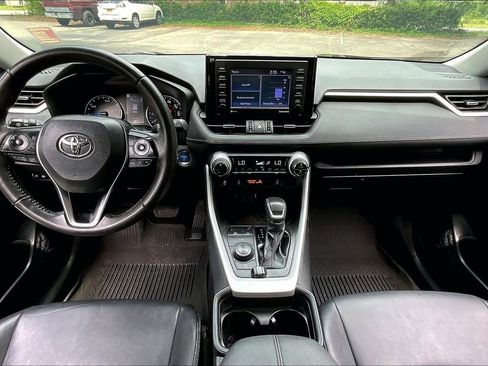 Used 2021 Toyota RAV4 XLE Premium AWD/4WD image 7