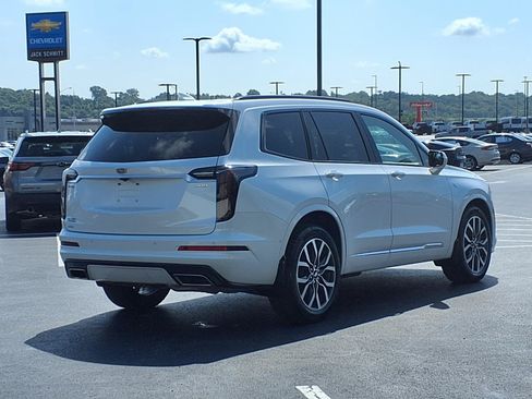 Used 2024 Cadillac XT6 Sport w/ Platinum Package AWD/4WD image 30