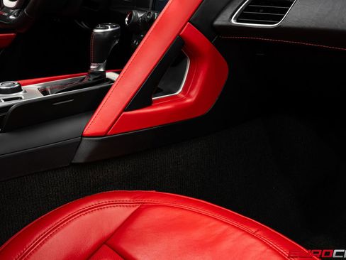 Used 2015 Chevrolet Corvette Z06 w/ 3LZ Preferred Equipment Group image 35