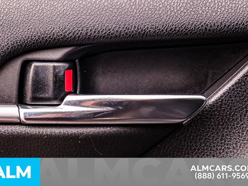 Used 2022 Toyota Camry SE image 41