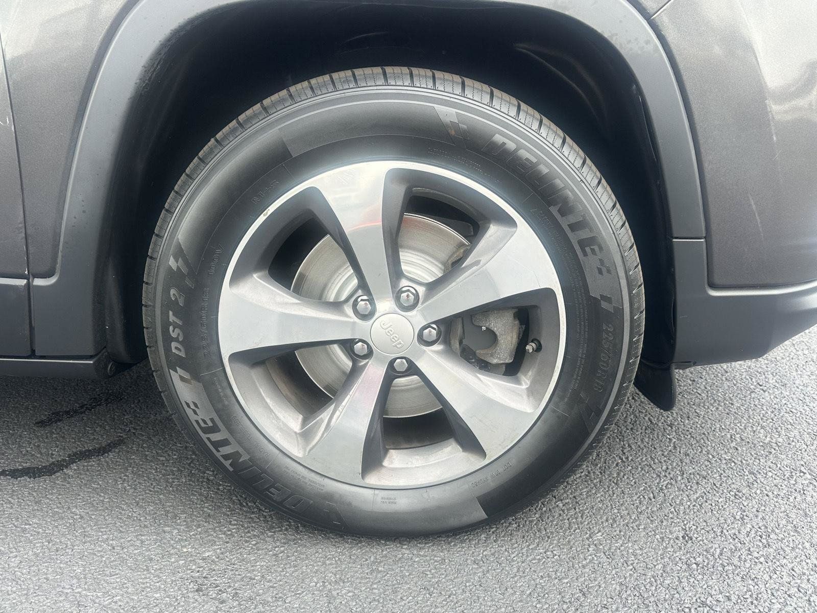 Used 2019 Jeep Cherokee Limited AWD/4WD image 17