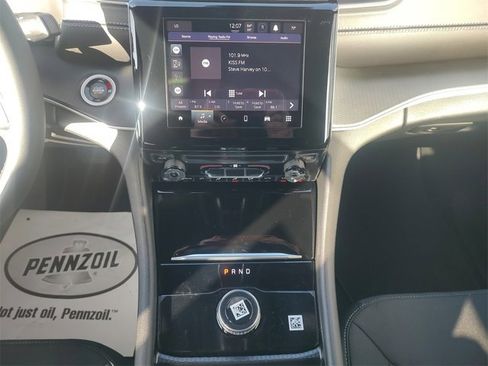 New 2025 Jeep Grand Cherokee L Laredo image 11