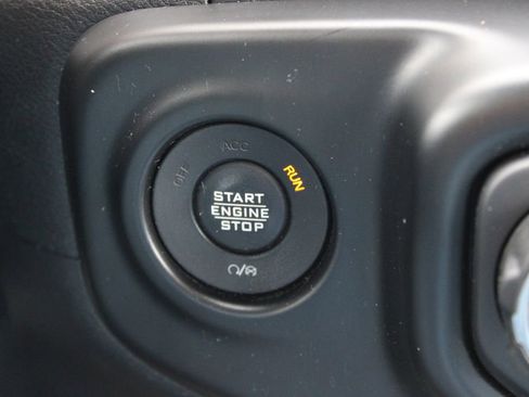 Used 2020 Jeep Wrangler Unlimited Sahara AWD/4WD image 37