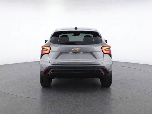 Used 2025 Chevrolet Trax LT w/ LT Convenience Package FWD image 7