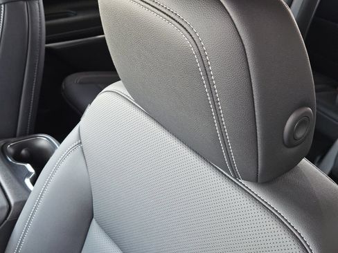 New 2027 Chevrolet Traverse LT w/ Midnight/Sport Edition FWD image 15