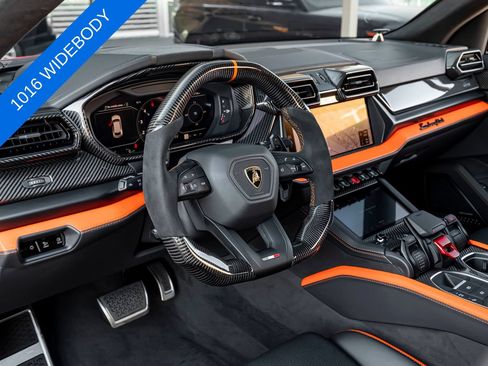 Used 2025 Lamborghini Urus SE AWD/4WD image 17