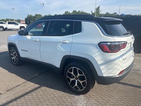 Used 2025 Jeep Compass Limited AWD/4WD image 11