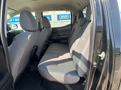 Used 2020 Toyota Tacoma SR AWD/4WD image 30