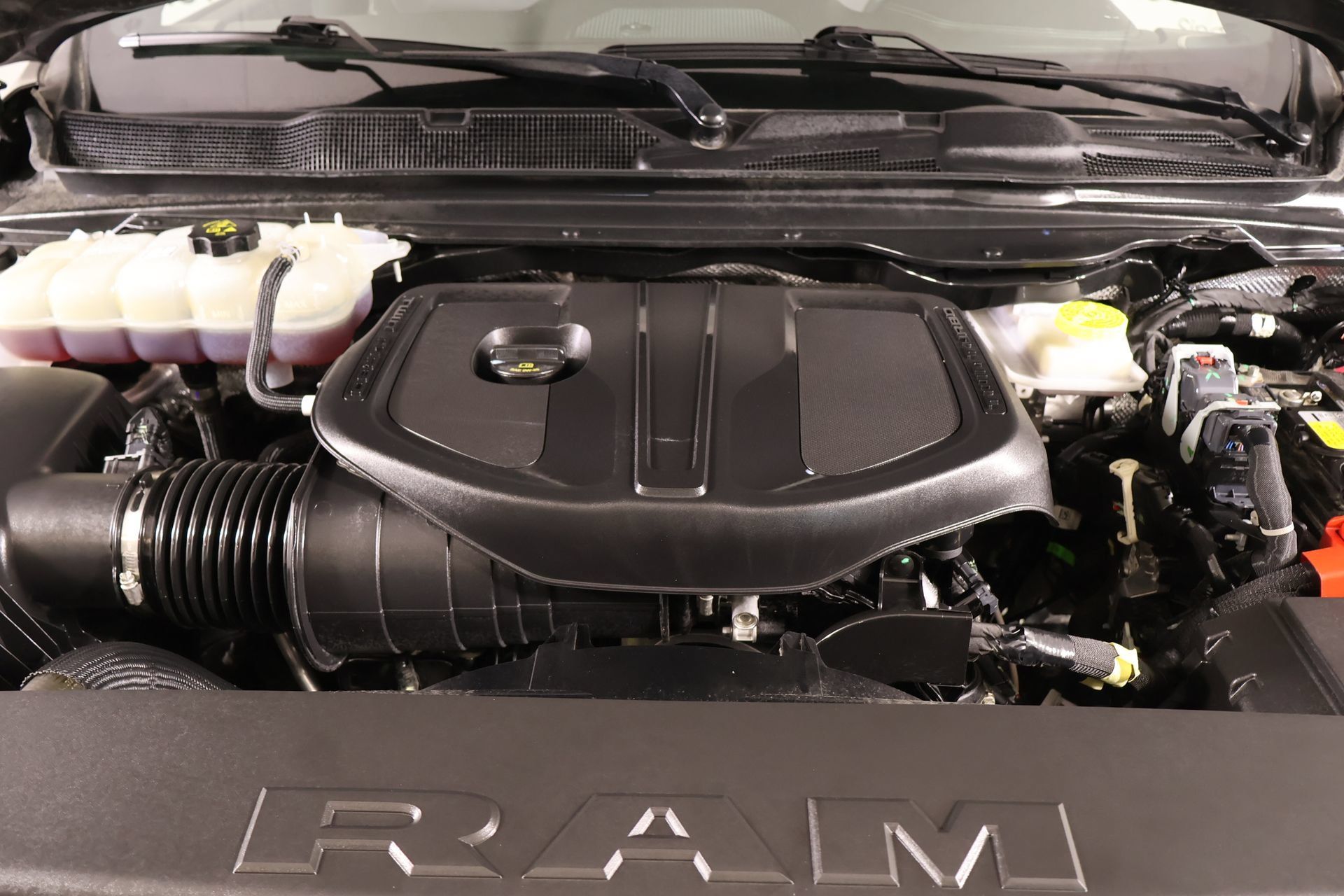 Used 2025 RAM 1500 Laramie w/ Laramie Southwest Edition AWD/4WD image 22
