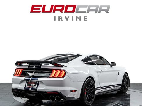 Used 2022 Ford Mustang Shelby GT500 w/ Technology Package RWD image 5
