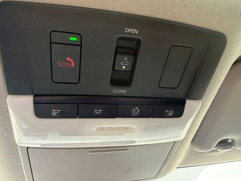 Used 2023 Nissan Sentra SR w/ SR Premium Package FWD image 31