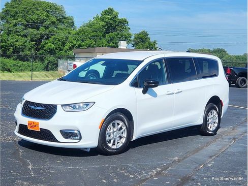 Used 2026 Chrysler Pacifica Select FWD image 23