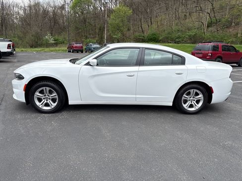 Used 2021 Dodge Charger SXT w/ Leather Interior Group RWD image 2
