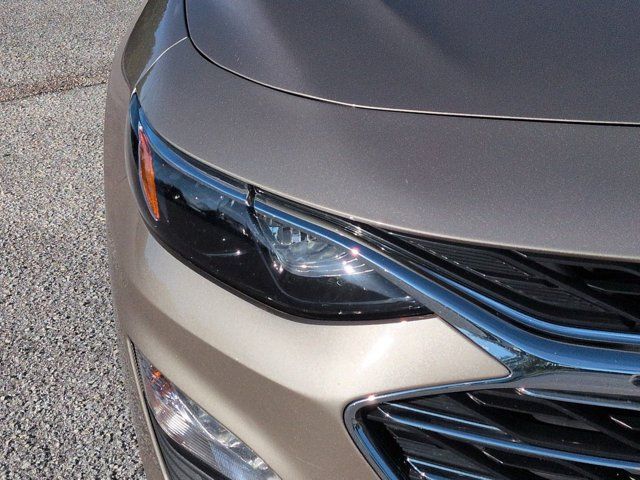 Used 2025 Chevrolet Malibu LT FWD image 9